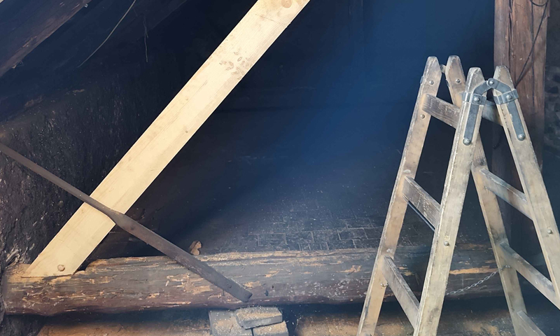 Výměna napadené části vazného trámu